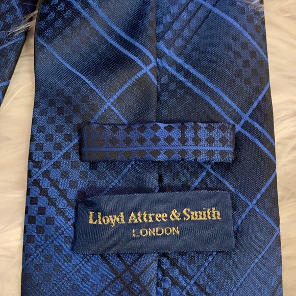 🇺🇸 Lloyd Attree & Smith London Blue Tie - Picture 5 of 5
